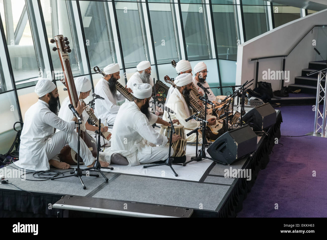 Le Vaisakhi (le nouvel an sikh) Festival de célébrations à l'Hôtel de Ville et de l'écope à Londres, Angleterre Royaume-Uni UK Banque D'Images