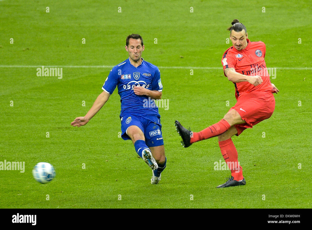 Stade de France, Paris, France. Apr 11, 2015. Finale Coupe de la Ligue. Paris St Germain contre SC Bastia. Zlatan Ibrahimovic (PSG) : Action de Crédit Plus Sport/Alamy Live News Banque D'Images