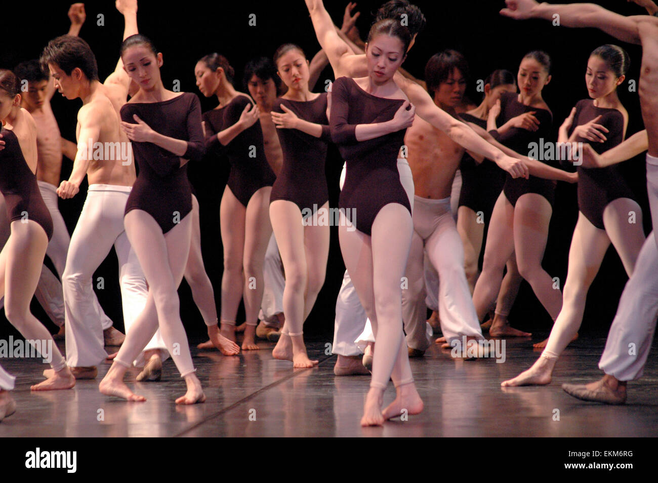 11 mai 2006 - BERLIN : les danseurs du Ballet de Tokyo à la production du ballet 'Bejart-Program' (chorégraphie : Maurice Béjart), STA Banque D'Images