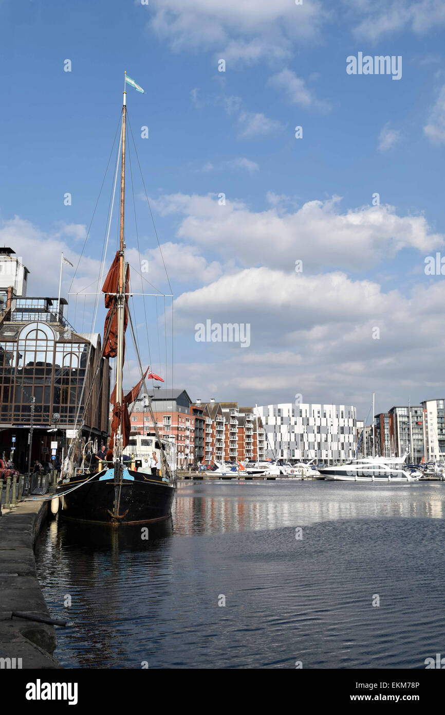 Vieux Bateau à voile à Ipswich Marina nombre 3490 Banque D'Images