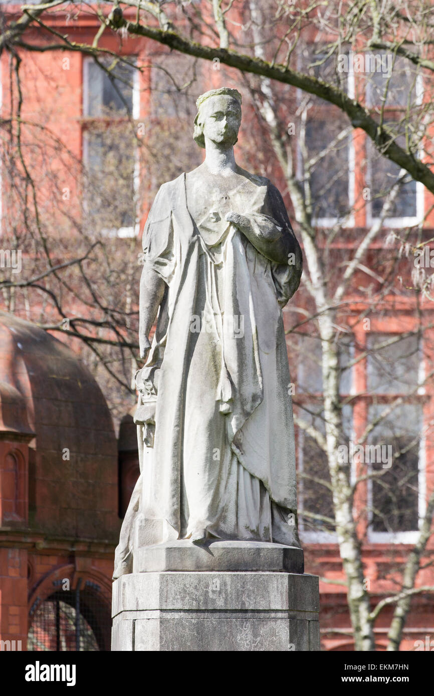 Salford, partie du Grand Manchester. Queen Victoria Memorial Banque D'Images