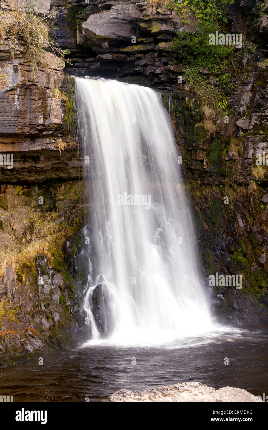 L'image flou de Thornton sur la rivière Cascade Force Twiss, sentier des chutes d''Ingleton, Yorkshire Dales National Park, Royaume-Uni Banque D'Images