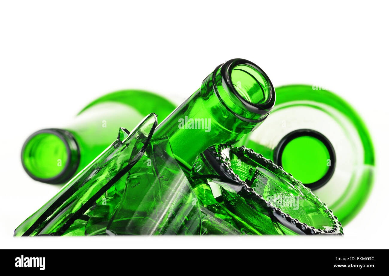Bouteille de verre de recyclage Banque d'images détourées - Alamy