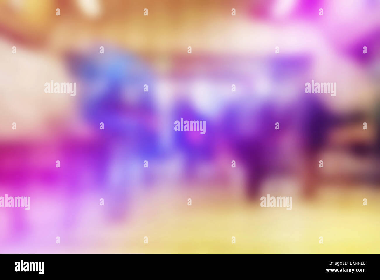 Résumé fond flou de personnes en milieu urbain, flou foule dans la rue Banque D'Images