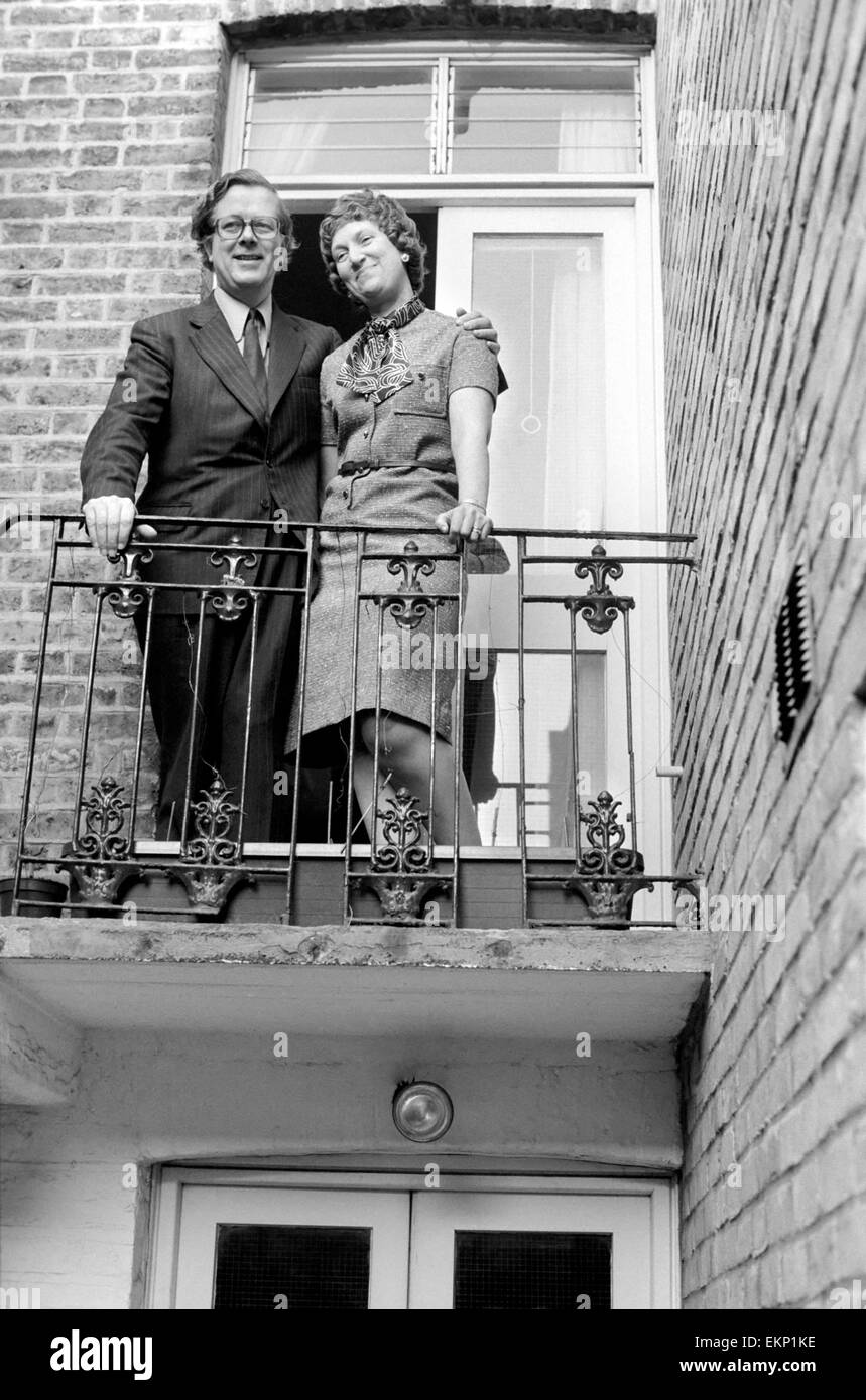 Parti conservateur à la Direction. Sir Geoffrey et Lady Howe à leur domicile de S.-O. Londres. Février 1975 75-0725-001 Banque D'Images