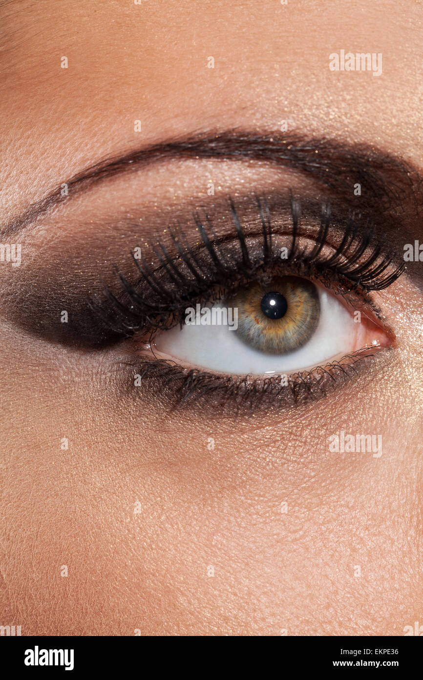 Libre De Droit De L Oeil Avec Le Maquillage Du Soir Photo Stock Alamy