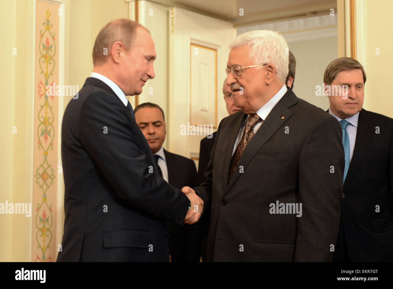 Moscou, Moscou, Fédération de Russie. 13 avr, 2015. Le président palestinien Mahmoud Abbas rencontre le président russe Vladimir Poutine à la résidence Novo-Ogaryovo en dehors de Moscou, 13 avril 2015. Mahmoud Abbas est en visite officielle en Russie : Crédit Thaer Ganaim Images/APA/ZUMA/Alamy Fil Live News Banque D'Images