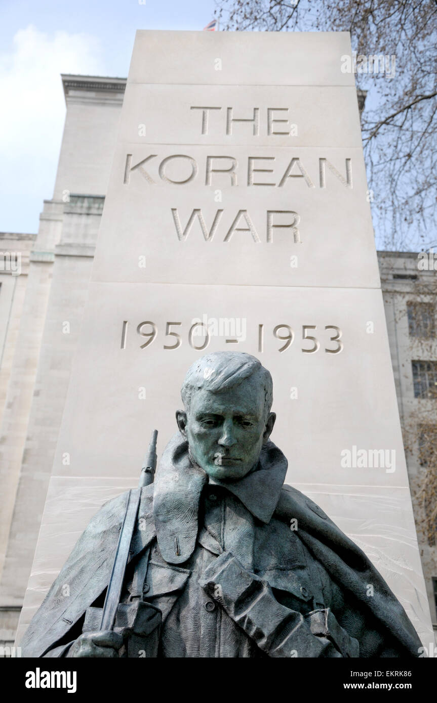 Londres, Angleterre, Royaume-Uni. Monument de la guerre de Corée (2014 : Philip Jackson) à Victoria Embankment Gardens, Banque D'Images