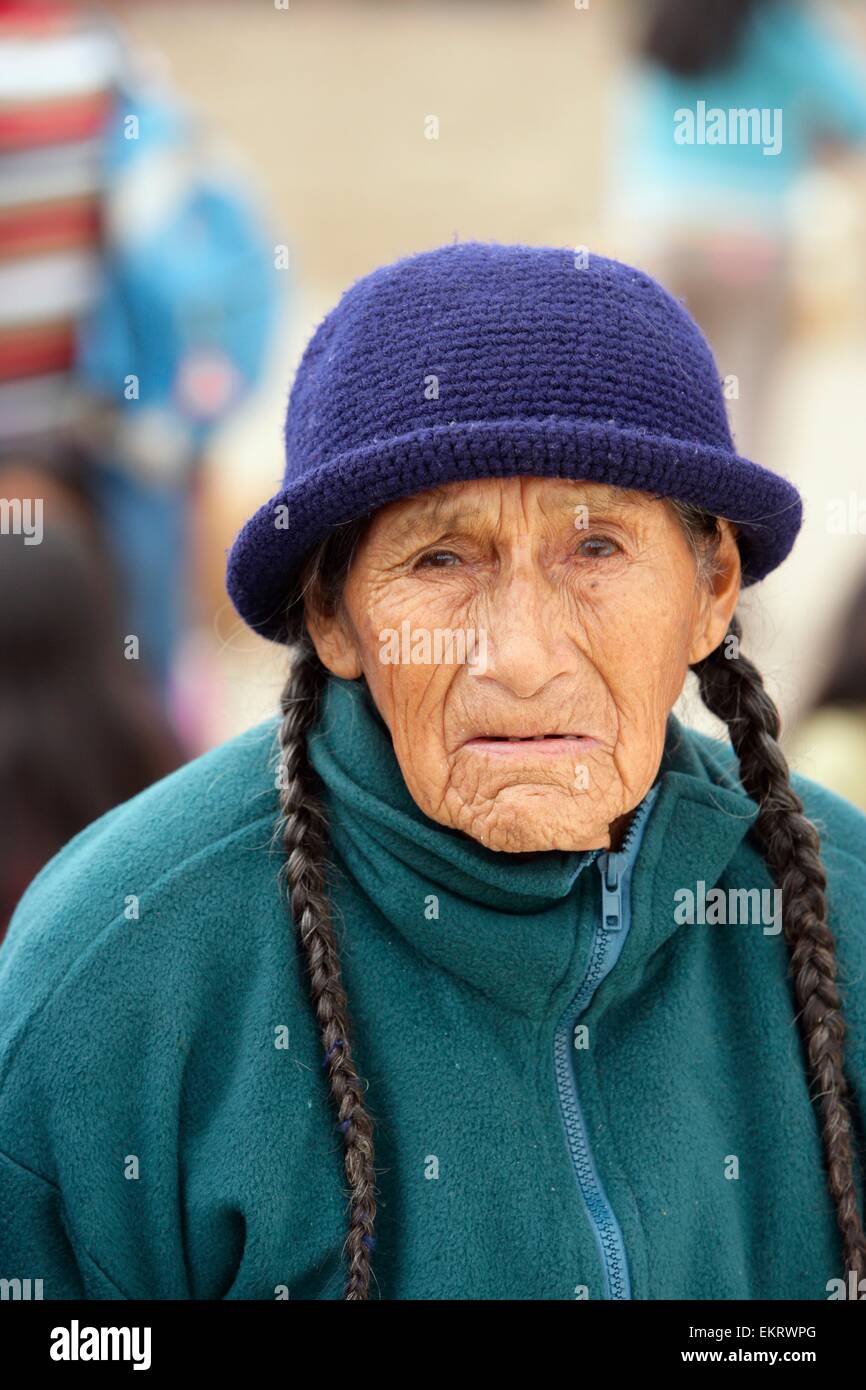 Portrait of Senior Woman, triste à Lima, Pérou Banque D'Images