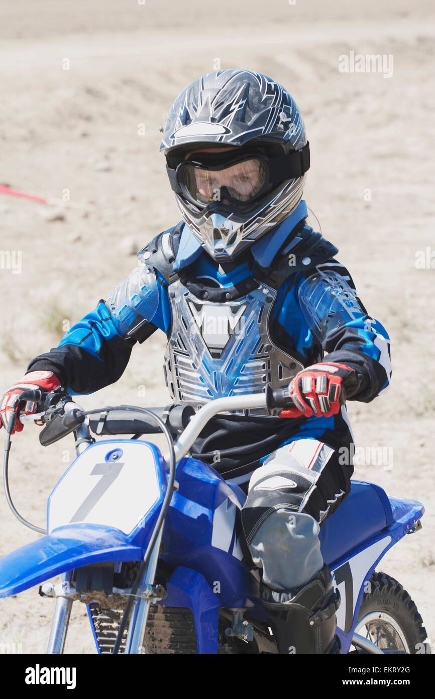 Jeune fille sur une moto-cross Photo Stock - Alamy