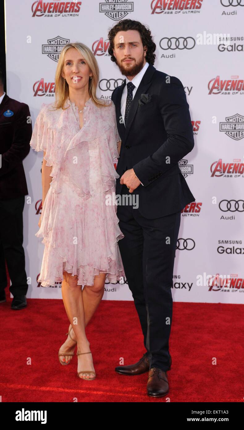 Aaron Taylor-Johnson Sam Taylor-Johnson, au niveau des arrivées pour les AVENGERS : Uncanny X-MEN Premiere, le Kodak Theater à Hollywood et Highland Center, Los Angeles, CA, 13 avril 2015. Photo par : Elizabeth Goodenough/Everett Collection Banque D'Images