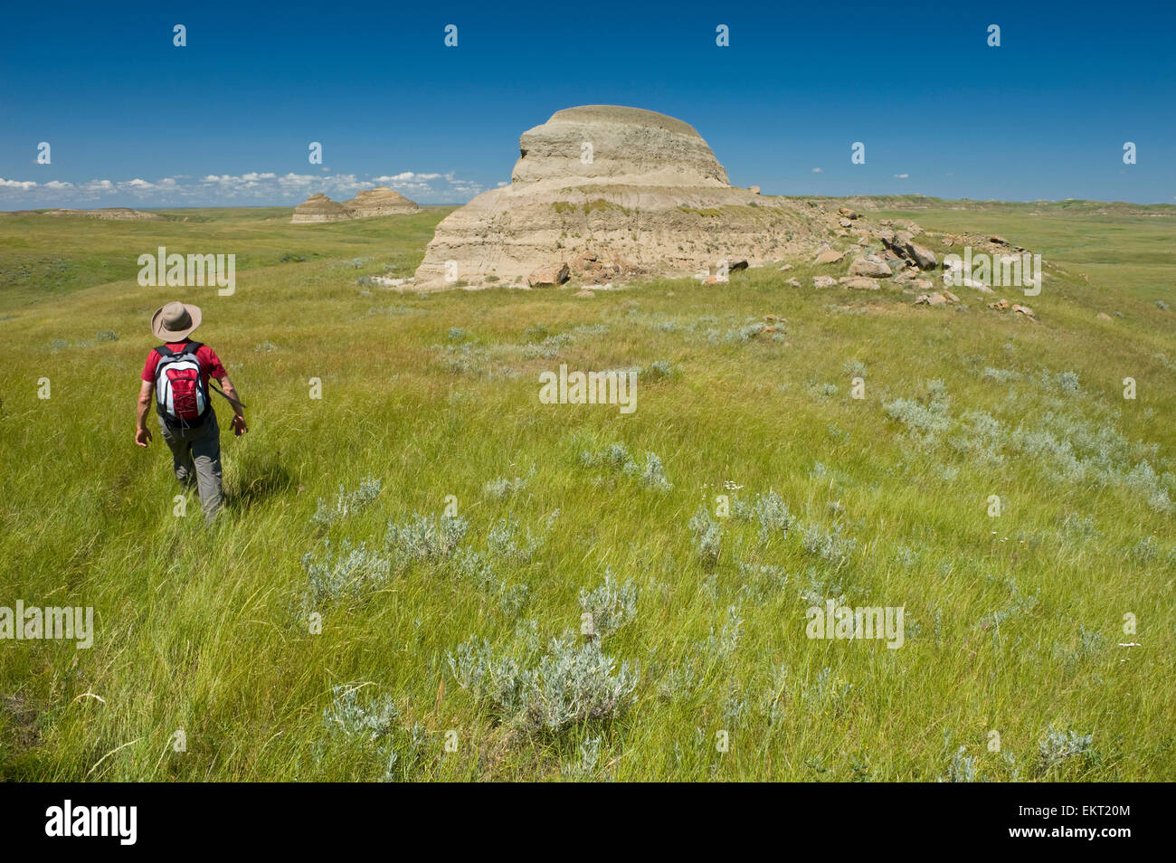 Randonnées dans les badlands de Killdeer dans l'Édifice de l'Est du parc national du Canada de la Saskatchewan ; Banque D'Images