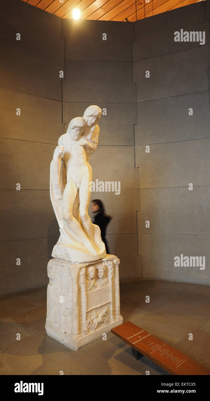 La Pietà Rondanini statue par Michelangelo Buonarroti sculpteur, Musée d'Art Ancien, le château des Sforza, Milan, Lombardie, Italie Banque D'Images