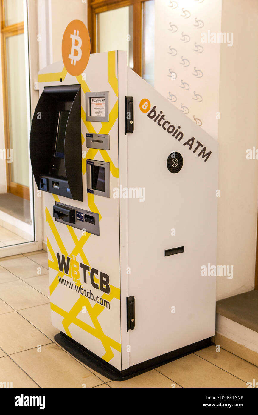 Distributeur automatique de Bitcoin, Prague, République Tchèque Photo Stock  - Alamy