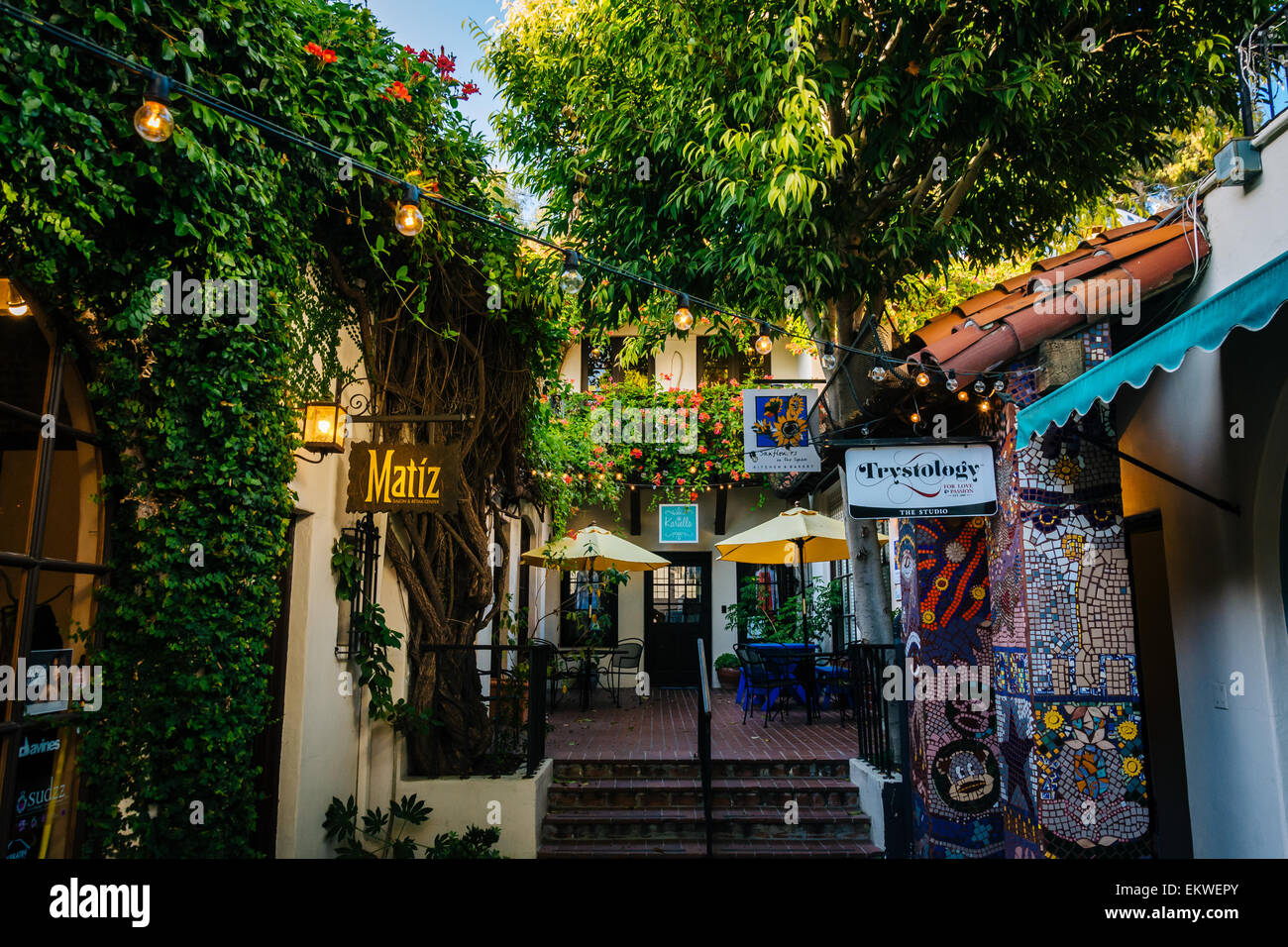 Boutiques dans le centre-ville de Ventura, en Californie. Banque D'Images