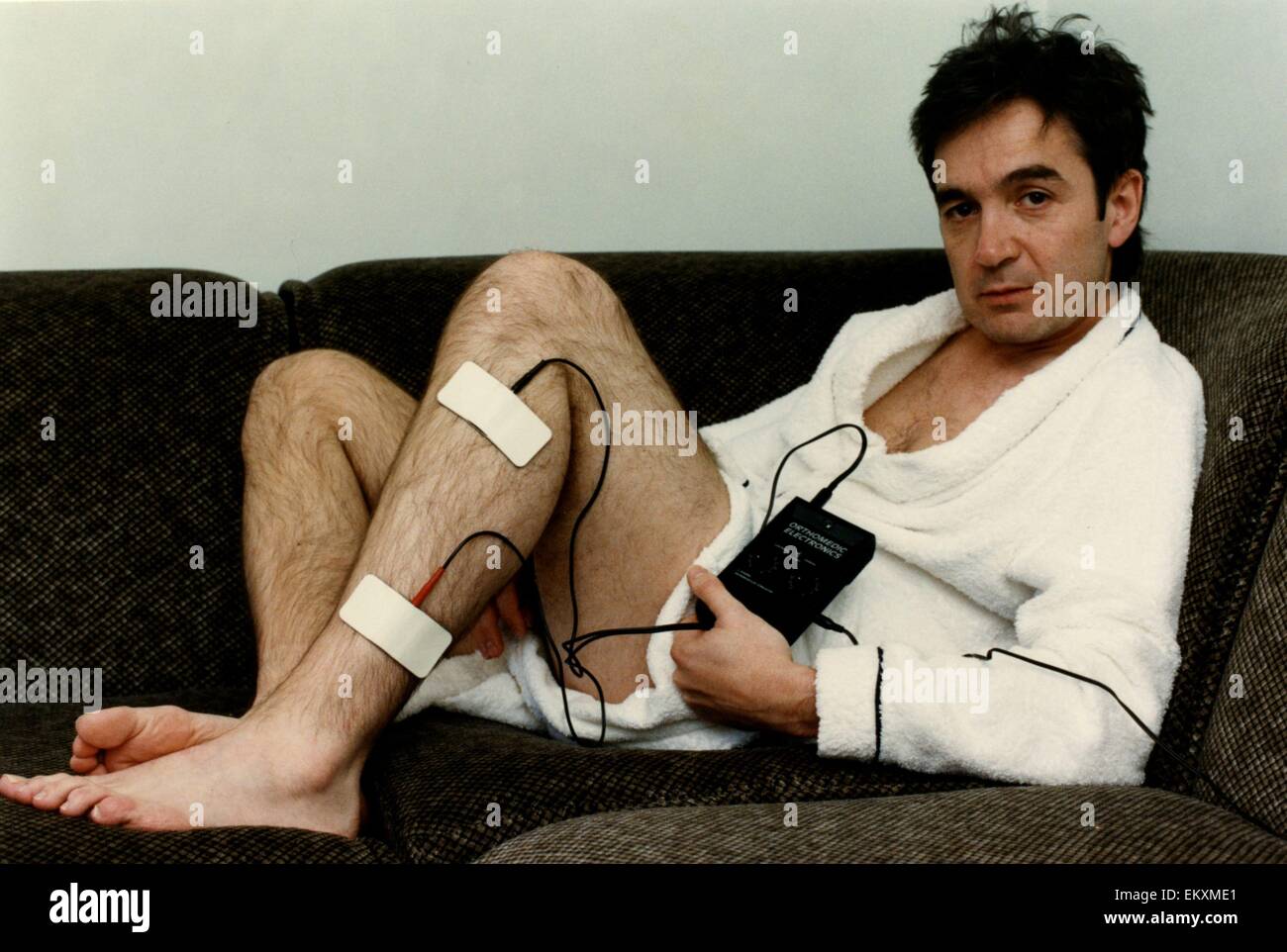 DJ Tiger Tim Stevens 1er juillet 1990. Sur la photo à l'aide de stimulateur neuromusculaire sur sa jambe gauche *** *** légende locale - 13/04/2010 Banque D'Images