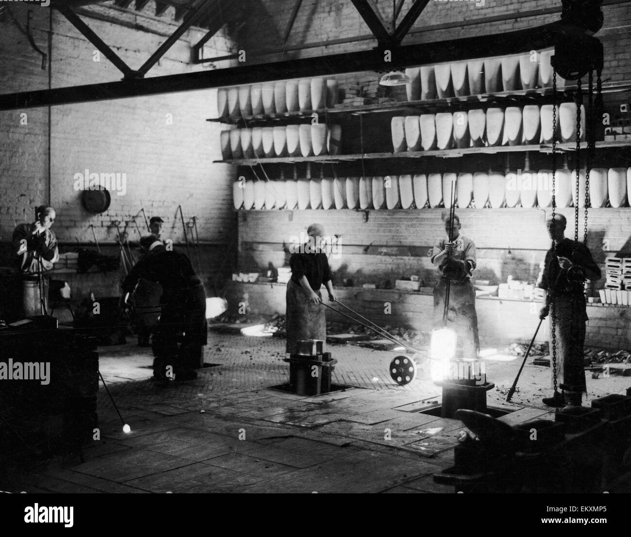 Les travailleurs d'une usine d'acier de Sheffield, décembre 1936. Banque D'Images
