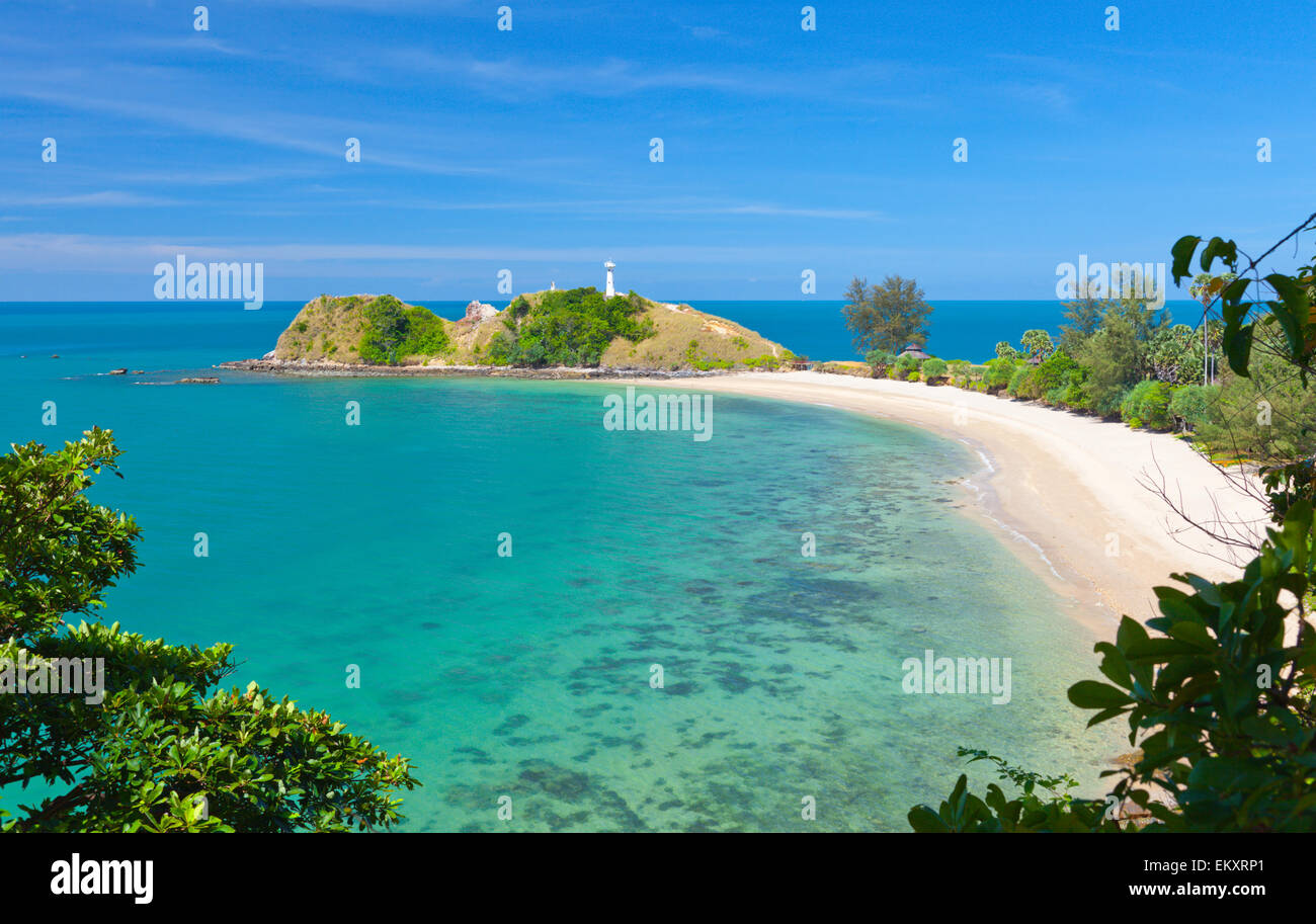 Phare et de la plage. Parc national de Koh Lanta, Krabi, Thaïlande Banque D'Images