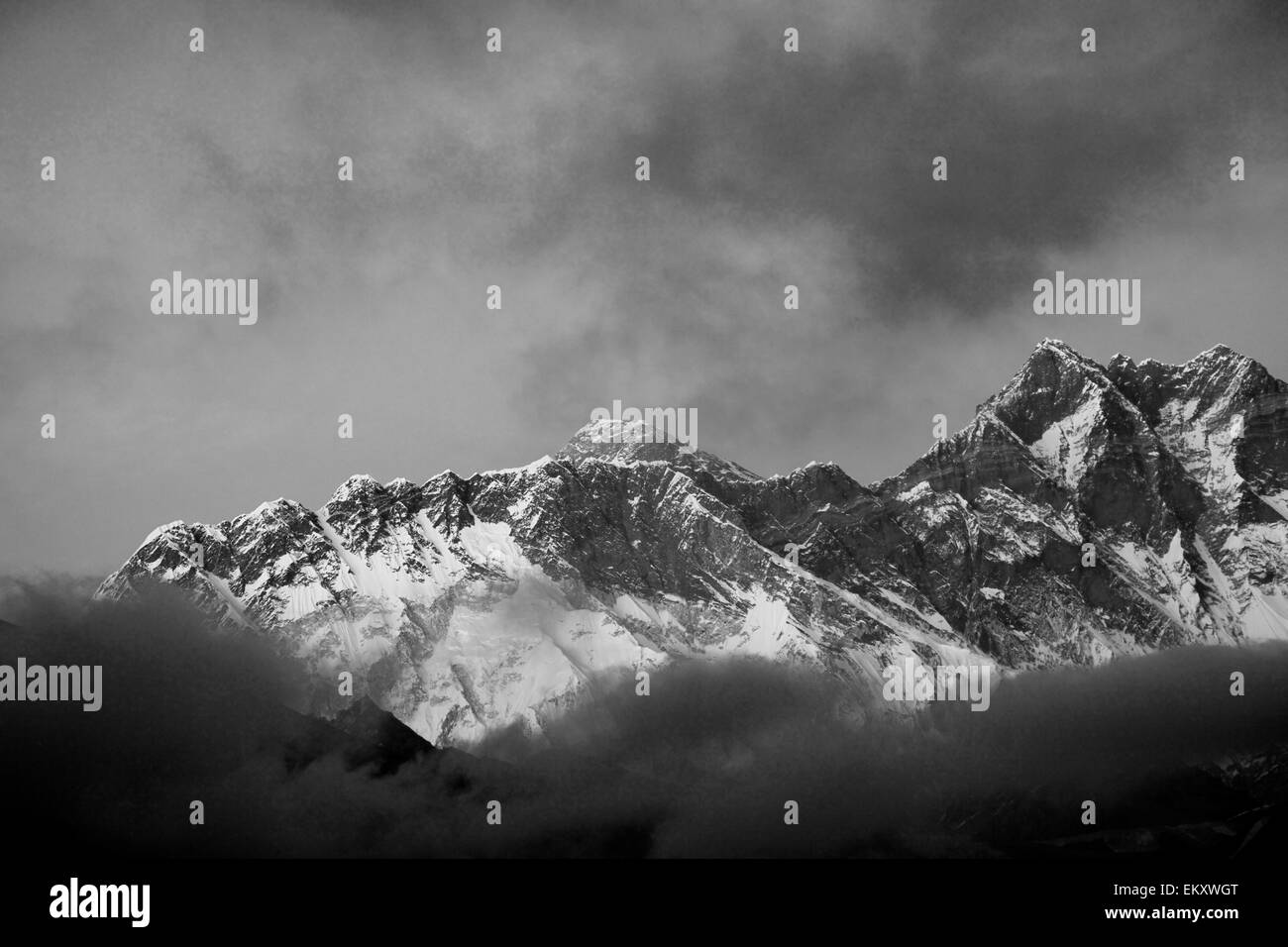 Sommet de l'Everest enneigés des montagnes de l'Himalaya, la montagne, Site du patrimoine mondial de l'UNESCO, le parc national de Sagarmatha, Solu-Khumbu Banque D'Images