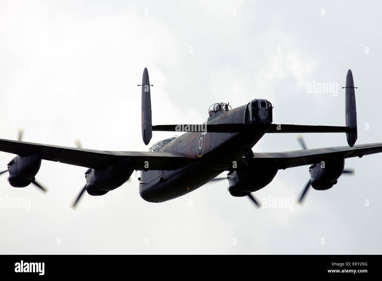 683 Avro Lancaster B1 de la Royal Air Force britannique au salon Farnborough International Airshow 2014 Banque D'Images