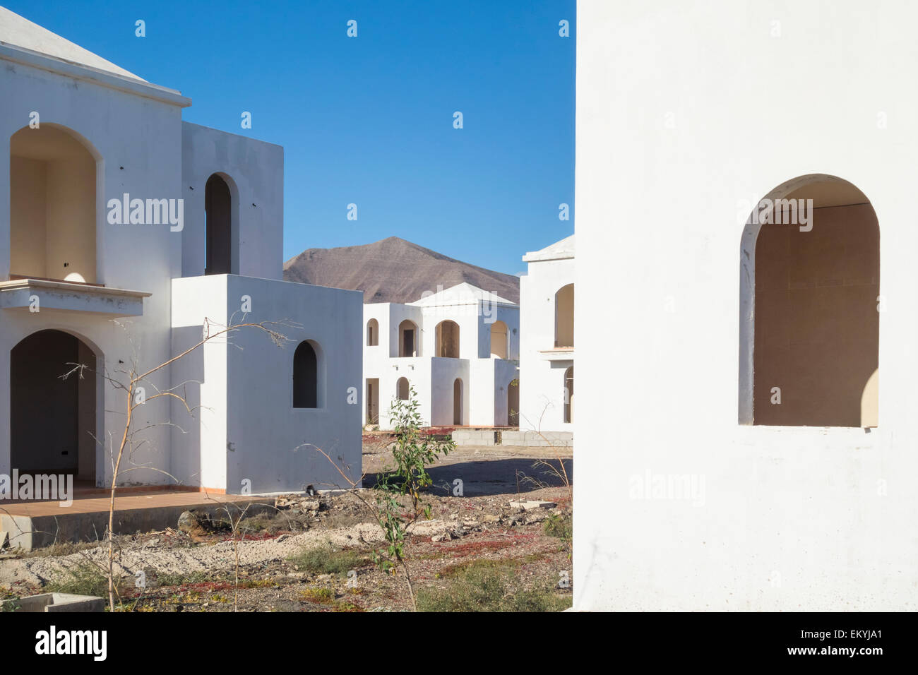 Villa inachevée et abandonnés près de complexe sur Playa Blanca Lanzarote, îles Canaries, Espagne Banque D'Images