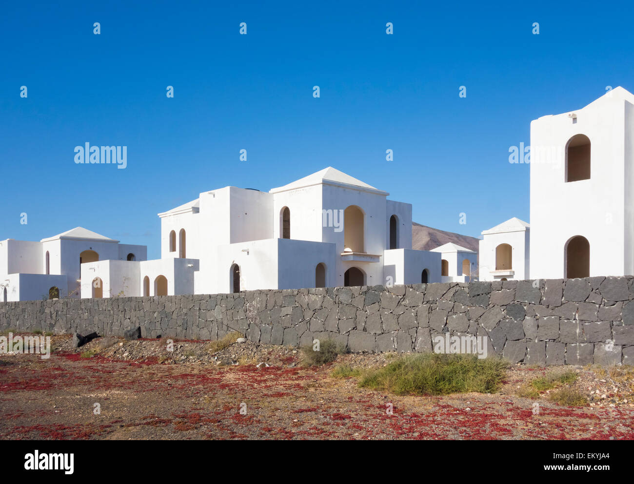 Villa inachevée et abandonnés près de complexe sur Playa Blanca Lanzarote, îles Canaries, Espagne Banque D'Images