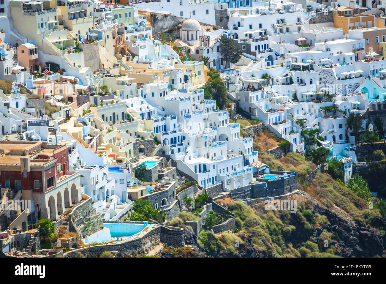 Une vue d'ensemble de l'AEIE village sur l'île de Santorin en Grèce Banque D'Images