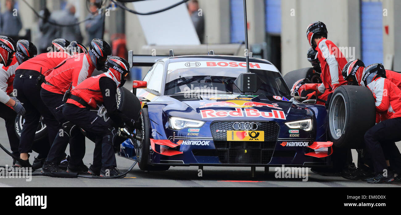 Oscherleben, Allemagne. 13 avr, 2015. Pilote de course suédois Mattias Ekstrom d'Audi Sport Team Abt équipe en action lors de la Journée des médias pour le DTM 2015 allemand de voitures de tourisme (2015) Maîtrise en Oscherleben, Allemagne, 13 avril 2015. Photo : Jens Wolf/dpa/Alamy Live News Banque D'Images