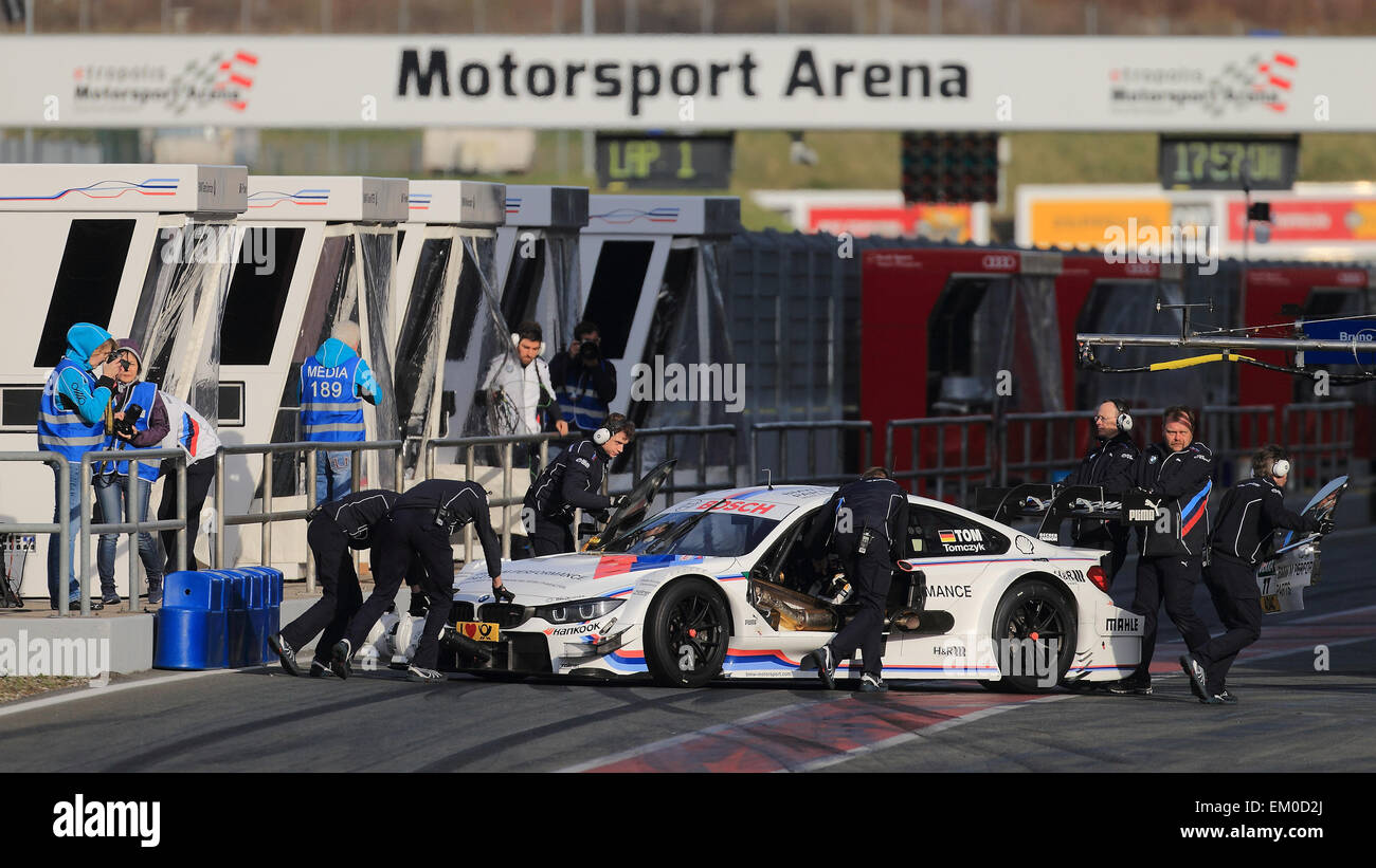 Oscherleben, Allemagne. 13 avr, 2015. Pilote de course allemand Martin Tomczyk de l'équipe BMW Schnitzer en action lors de la Journée des médias pour le DTM 2015 allemand de voitures de tourisme (2015) Maîtrise en Oscherleben, Allemagne, 13 avril 2015. Photo : Jens Wolf/dpa/Alamy Live News Banque D'Images