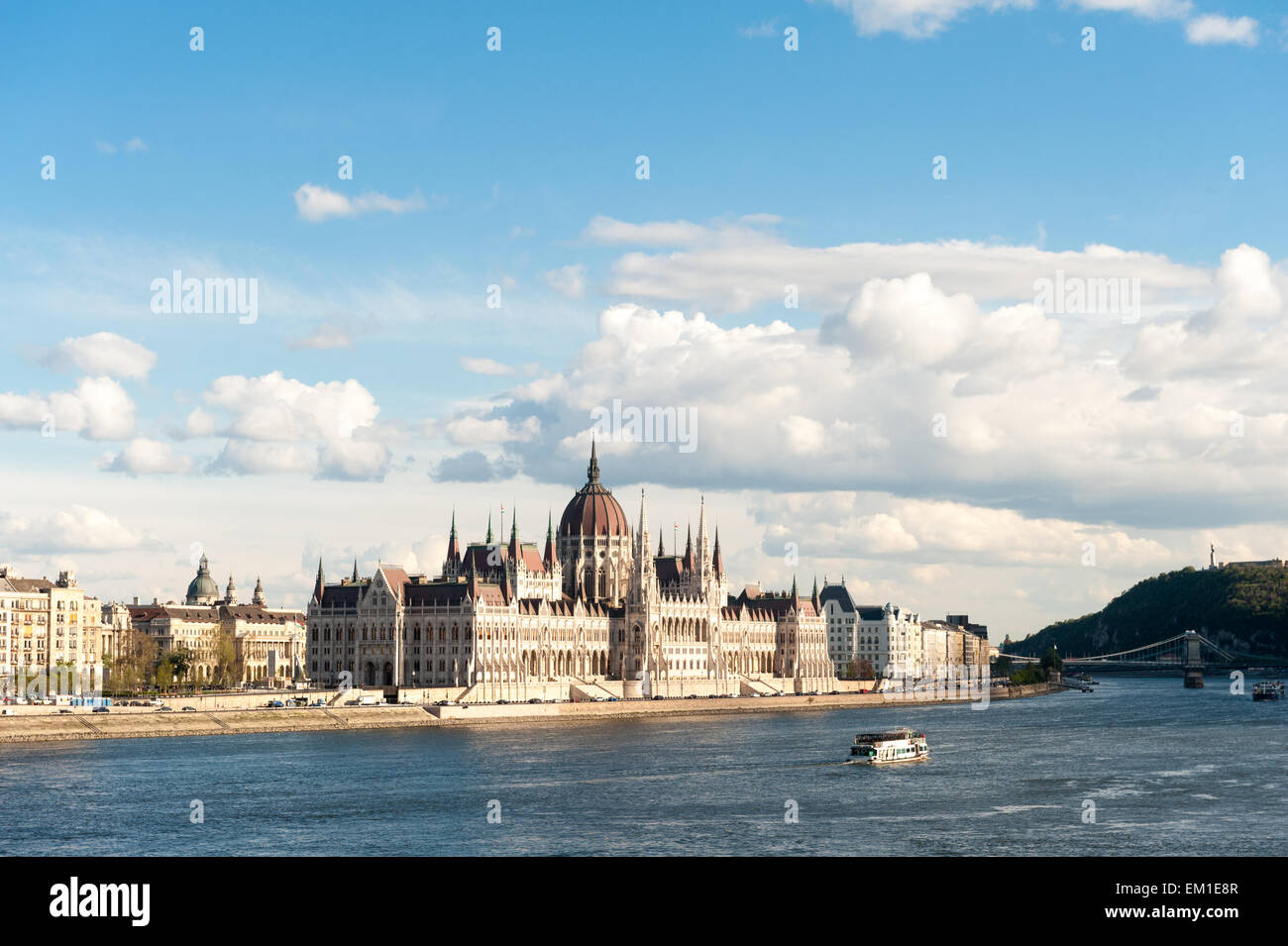 La Hongrie, Budapest, vue extérieure du bâtiment du parlement hongrois Banque D'Images