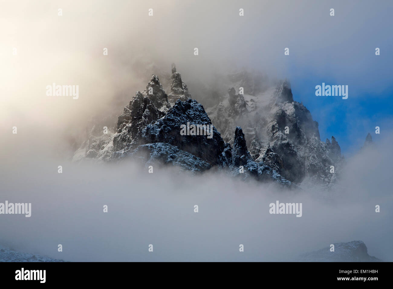 Cerro Castillo dans la brume. Cerro Castillo réserve nationale. Région Aysén. Chili Banque D'Images