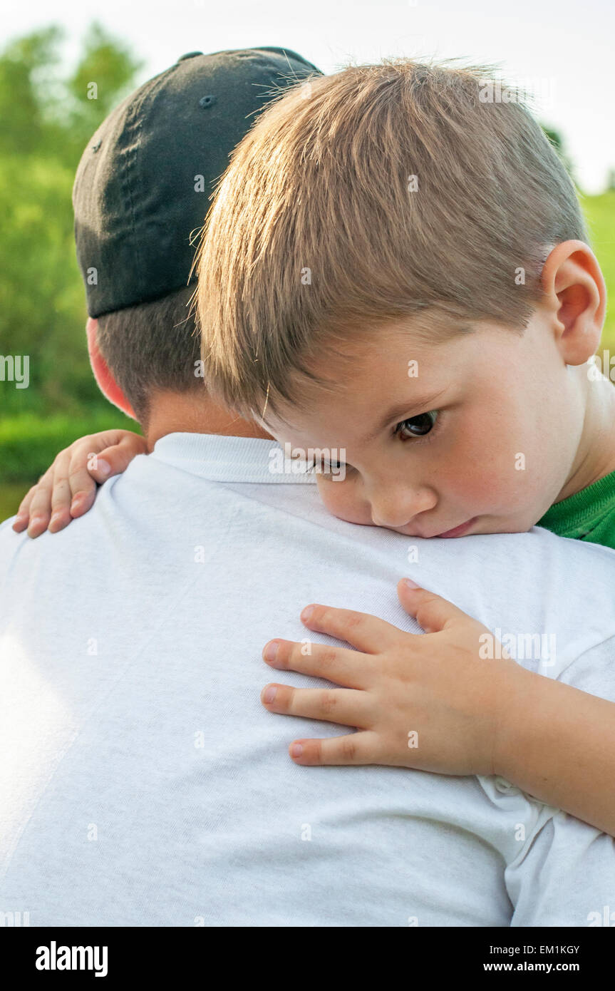 L'amour fraternel hug Banque D'Images