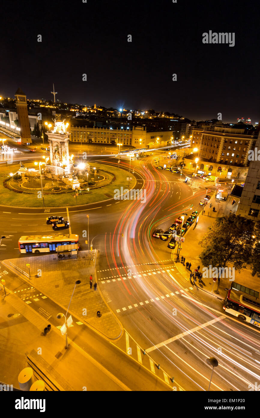 Lumières de la nuit dans la rue (Espagne, Barcelone) Banque D'Images