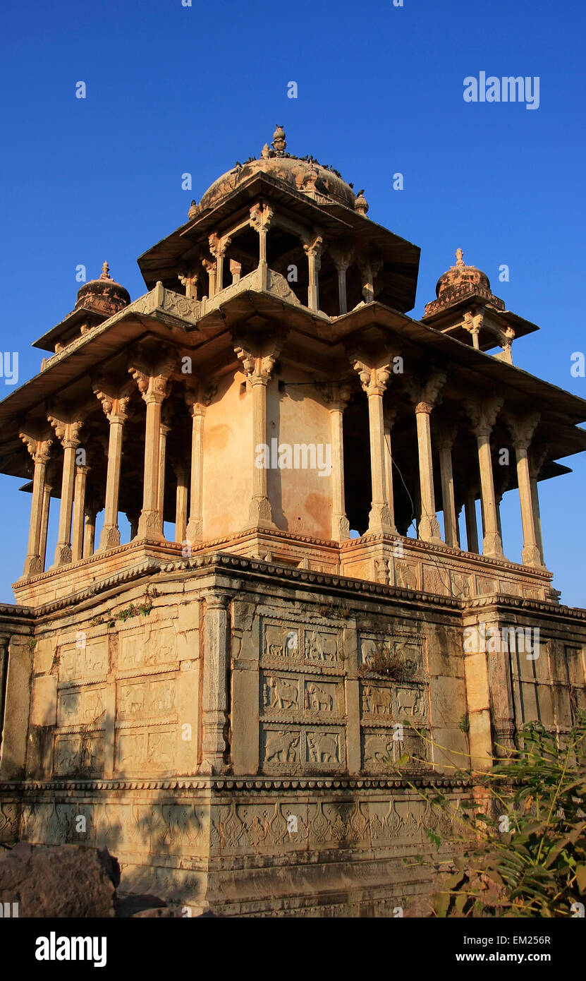 84-cénotaphe à piliers, Bundi, Rajasthan, Inde Banque D'Images