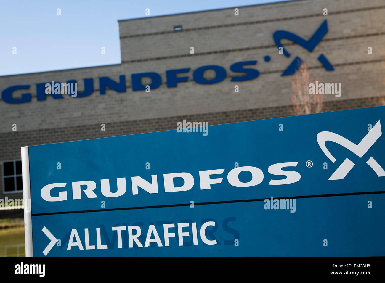 Un logo affiche à l'extérieur d'un établissement exploité par Grundfos à Allentown, Pennsylvanie. Banque D'Images