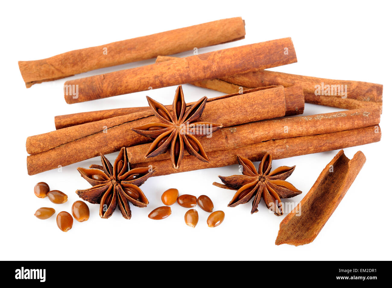 Le bâton de cannelle et d'épices anis étoilé sur fond blanc Banque D'Images