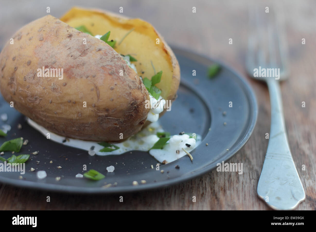 Caillette Au Four Avec Pomme De Terre Pomme De Terre Au Four Surmontée Avec Le Fromage Cottage Et La 9 Pomme de terre au four surmontée avec le fromage cottage et la