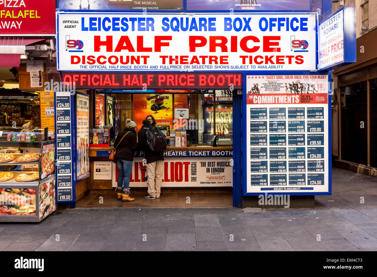 Discount Theatre Ticket box office à Leicester Square à Londres,  Royaume-Uni Photo Stock - Alamy