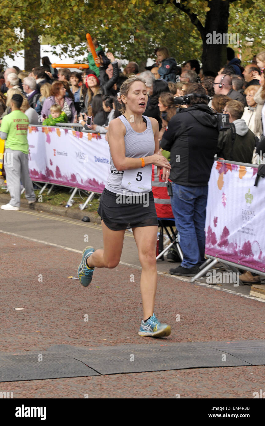 Royal Parks Foundation Demi-marathon à Hyde Park, mettant en vedette : Sophie Raworth Où : London, Royaume-Uni Quand : 12 Oct 2014 Banque D'Images