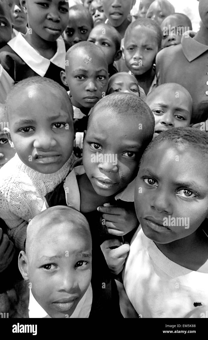 Les enfants d'une école catholique, ikutha Kitui, Kenya. L'éducation est l'avenir non seulement le développement du pays mais de la prévention de maladies comme le SIDA. Au Kenya, 68  % des enfants terminer 5e année de l'enseignement primaire et 31  % des enfants et 28  % de filles dans les classes secondaires. Banque D'Images