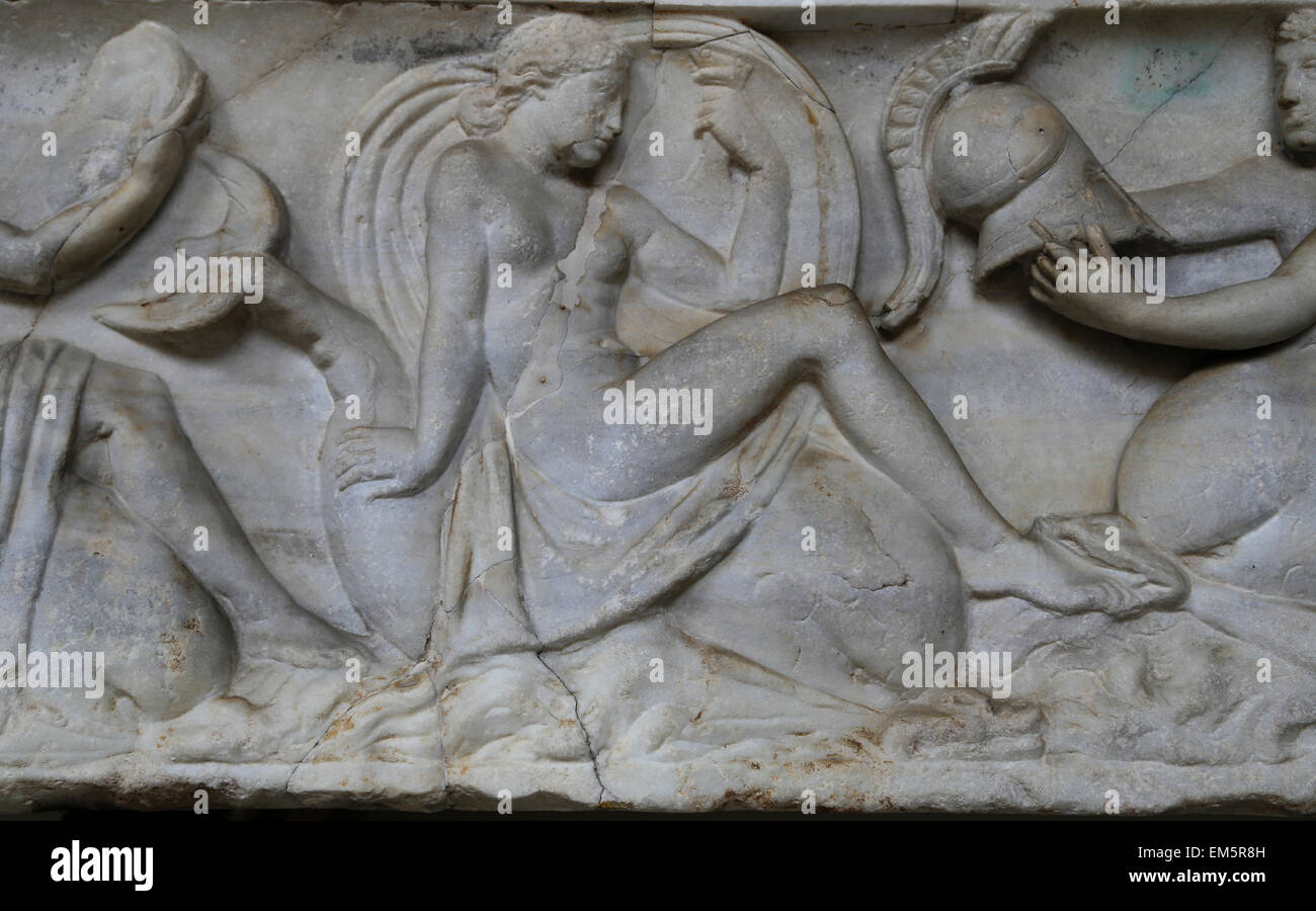 Sarcophage romain avec roulement Nereids les armes d'Achille. Environ 140/150 AD. Musées du Vatican. Banque D'Images