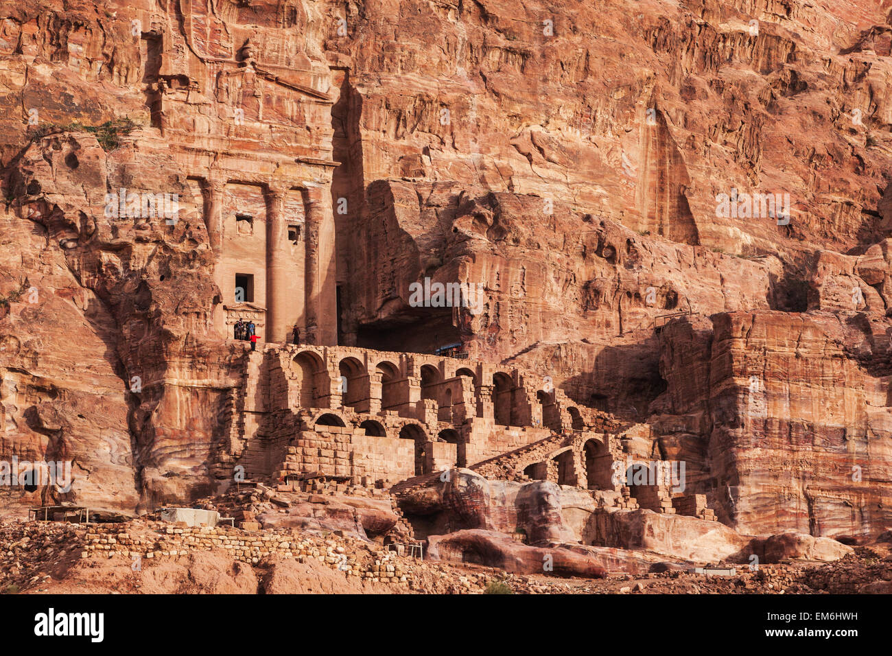 La Jordanie, façade de roches anciennes bâtiments ; Petra Banque D'Images