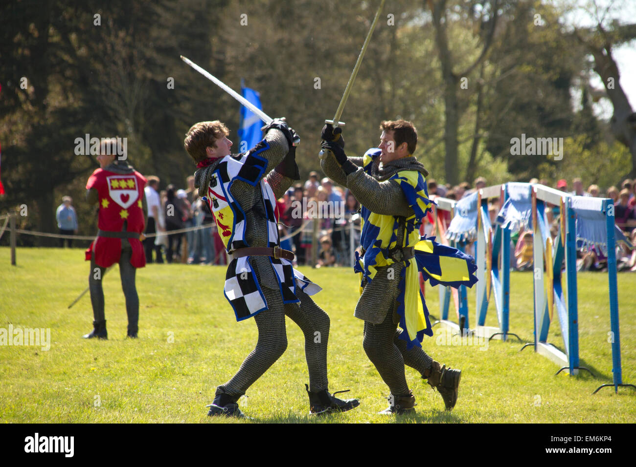 Deux chevaliers s'affrontent dans un tournoi de joutes à Blenheim