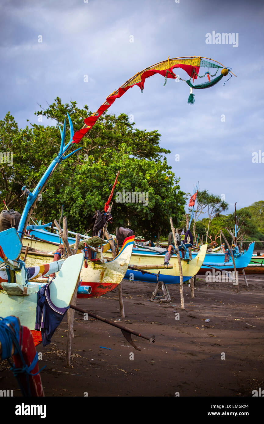 Bateau de pêche traditionnel de l'île de Java, Indonésie. Banque D'Images