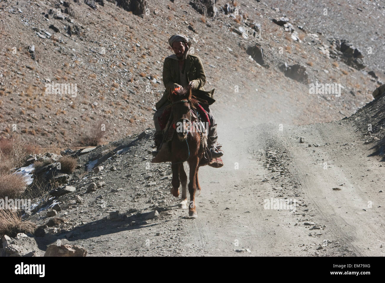 L'homme de l'Afghanistan à cheval près de Zarkharid Vardak, Province, Afghanistan Banque D'Images