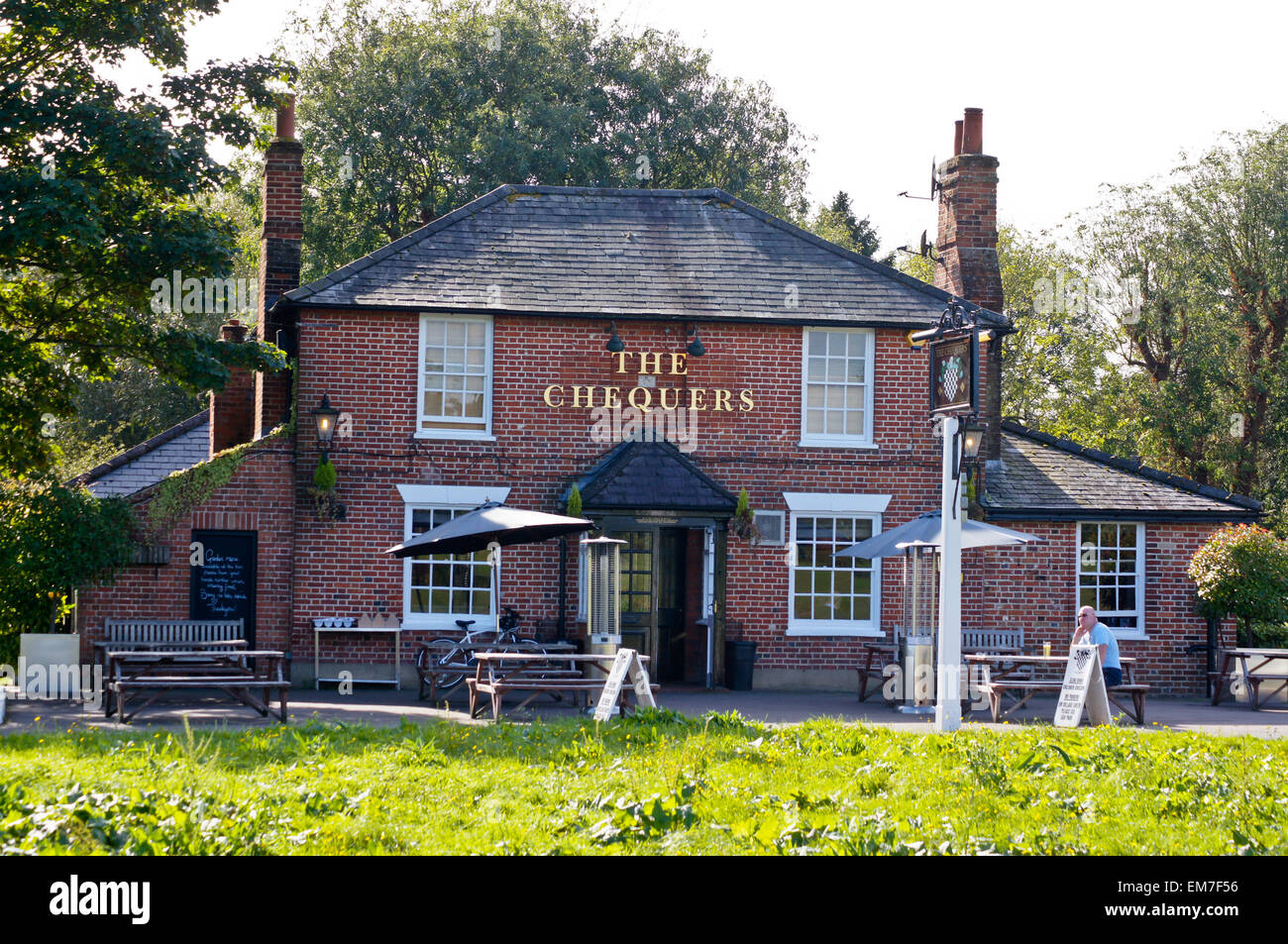 Le pub Chequers, vert, Essex, Angleterre Banque D'Images