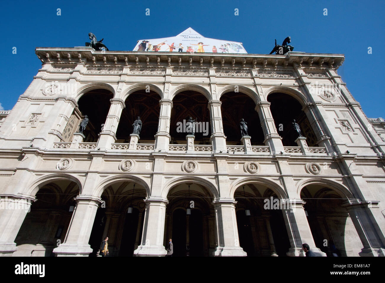 Loggia voûtée arcade de la Wiener Staatsoper (Opéra d'État de Vienne), Wien (Vienne, Autriche) Banque D'Images