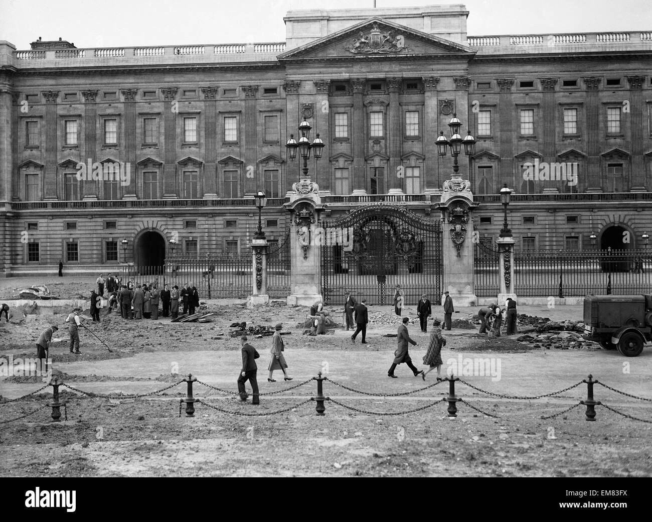 La Chapelle Royale du Palais de Buckingham a bombardé d'un raid aérien le 10 septembre 1940 a détruit le secteur chapelle royale de Buckingham Palace. Après une initiative par le duc d'Édimbourg à rouvrir la bombe-zone endommagée, il a été rouvert en 1962 comme une galllery pour montrer des œuvres d'art de la Collection Royale. Il est maintenant connu sous le nom de Queen's Gallery. Banque D'Images