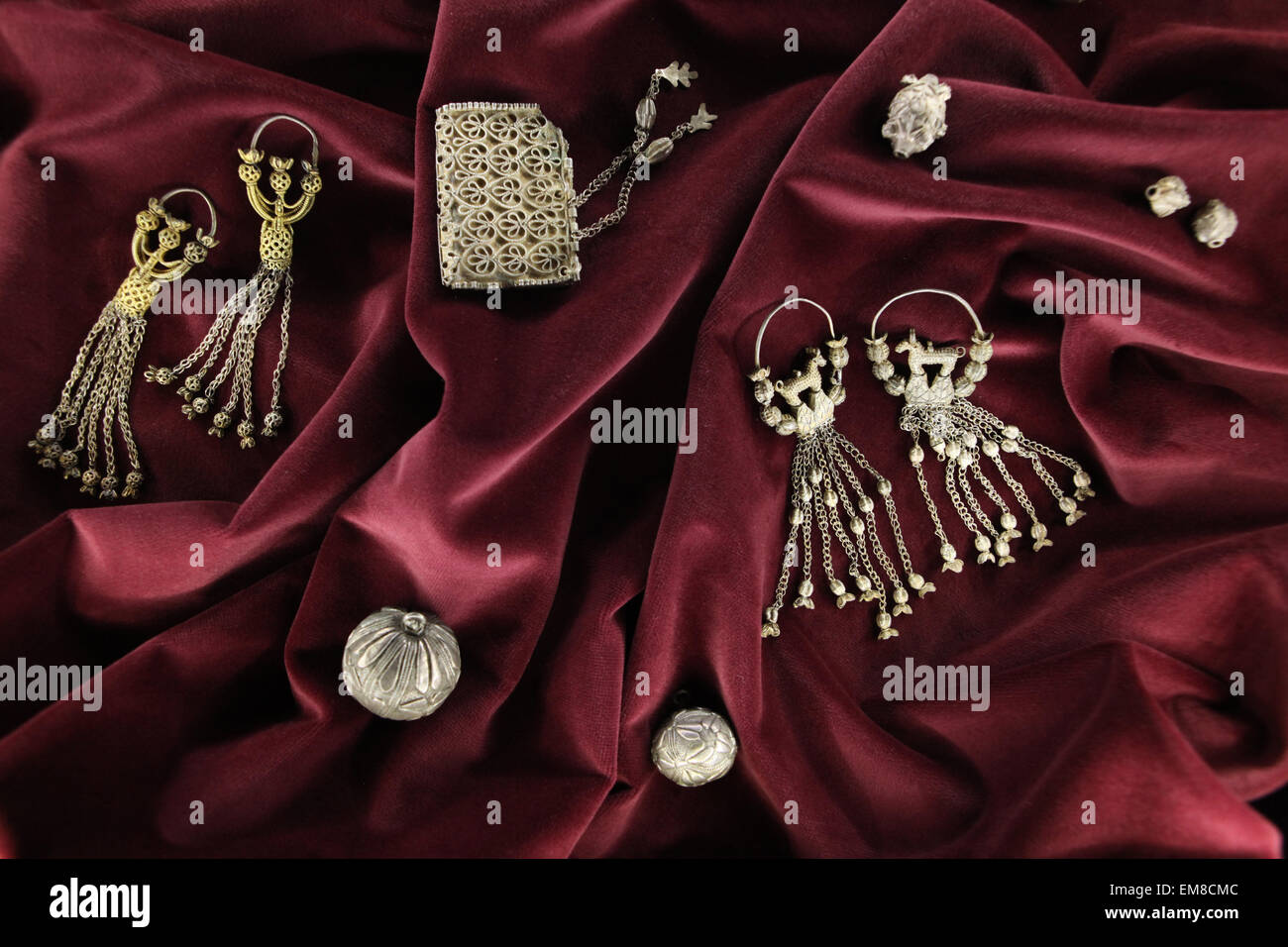 Bijoux médiéval Banque de photographies et d'images à haute résolution -  Alamy