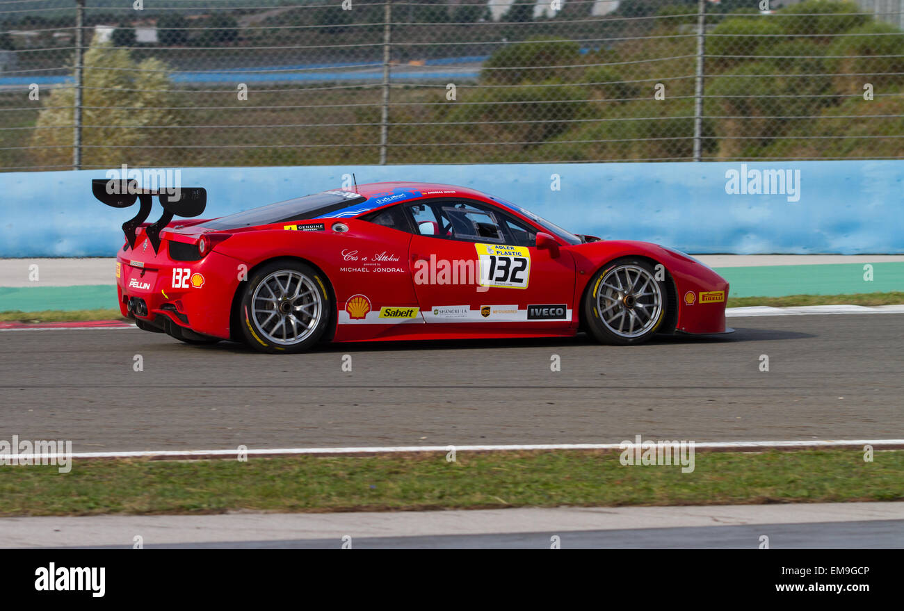 ISTANBUL, TURQUIE - le 26 octobre 2014 : Andreas Segler durs Ferrari 458 Challenge EVO de Rossocorsa Pellin Racing Team lors de Fer Banque D'Images